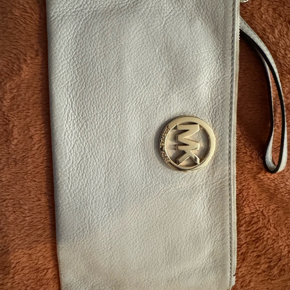 Michael Kors Cream Wristlet